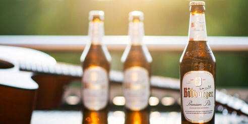 Bitburger Premium Pils in der Longneck Flasche