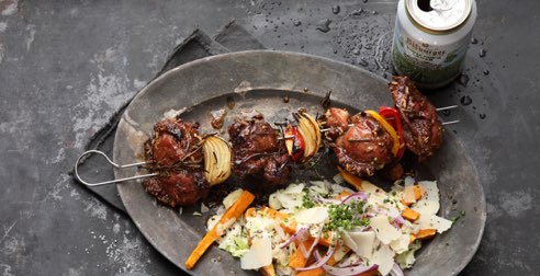 Bitburger grillt: Gegrillte Schweinebäckchen mit Süßkartoffelsalat
