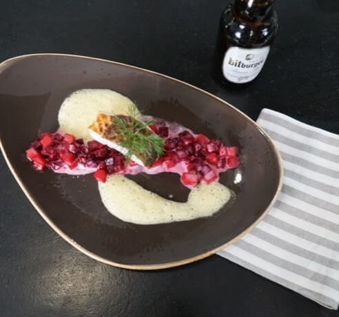 Bitburger kocht: Gebratener Skrei, Rote-Beete-Kartoffel-Ragout und Bierbuttersauce